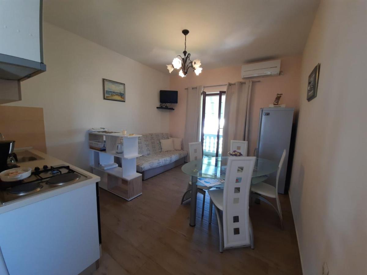 Apartman Barbir Sukosan Bagian luar foto