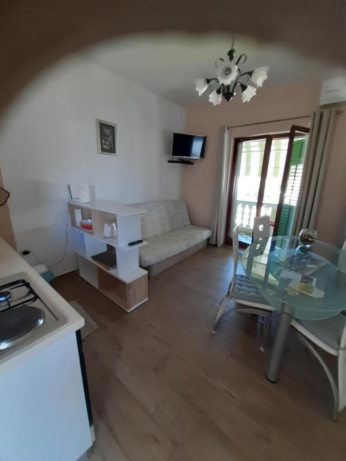 Apartman Barbir Sukosan Bagian luar foto